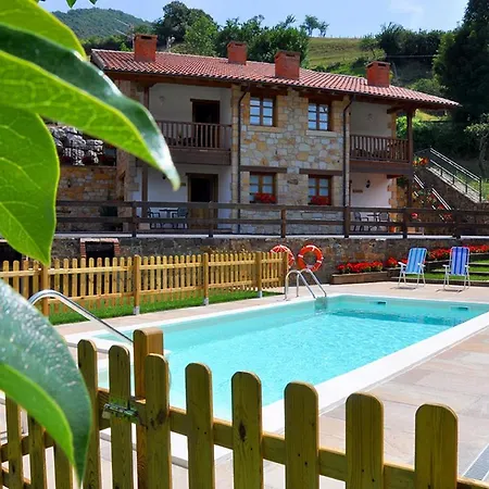 Llares Holiday home *