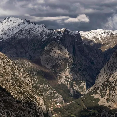 Vakantiehuis Llares Lerones