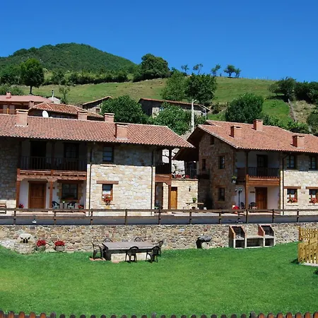 Viviendas Rurales Los Llares Lerones